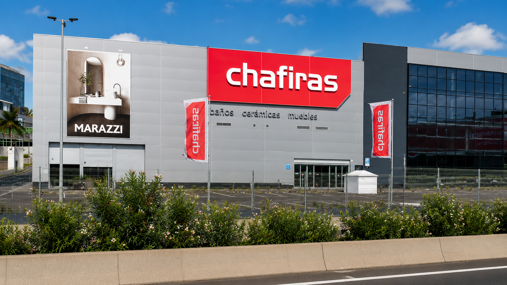 Fachada Chafiras con la zona Marazzi